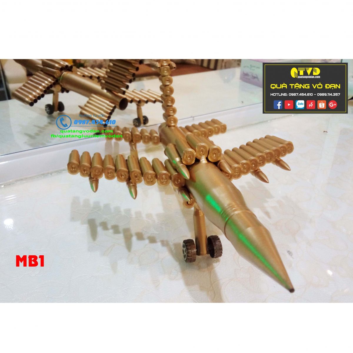 Máy bay mô hình bằng vỏ đạn MB1